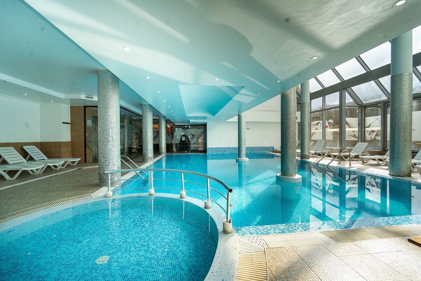 Bansko pool